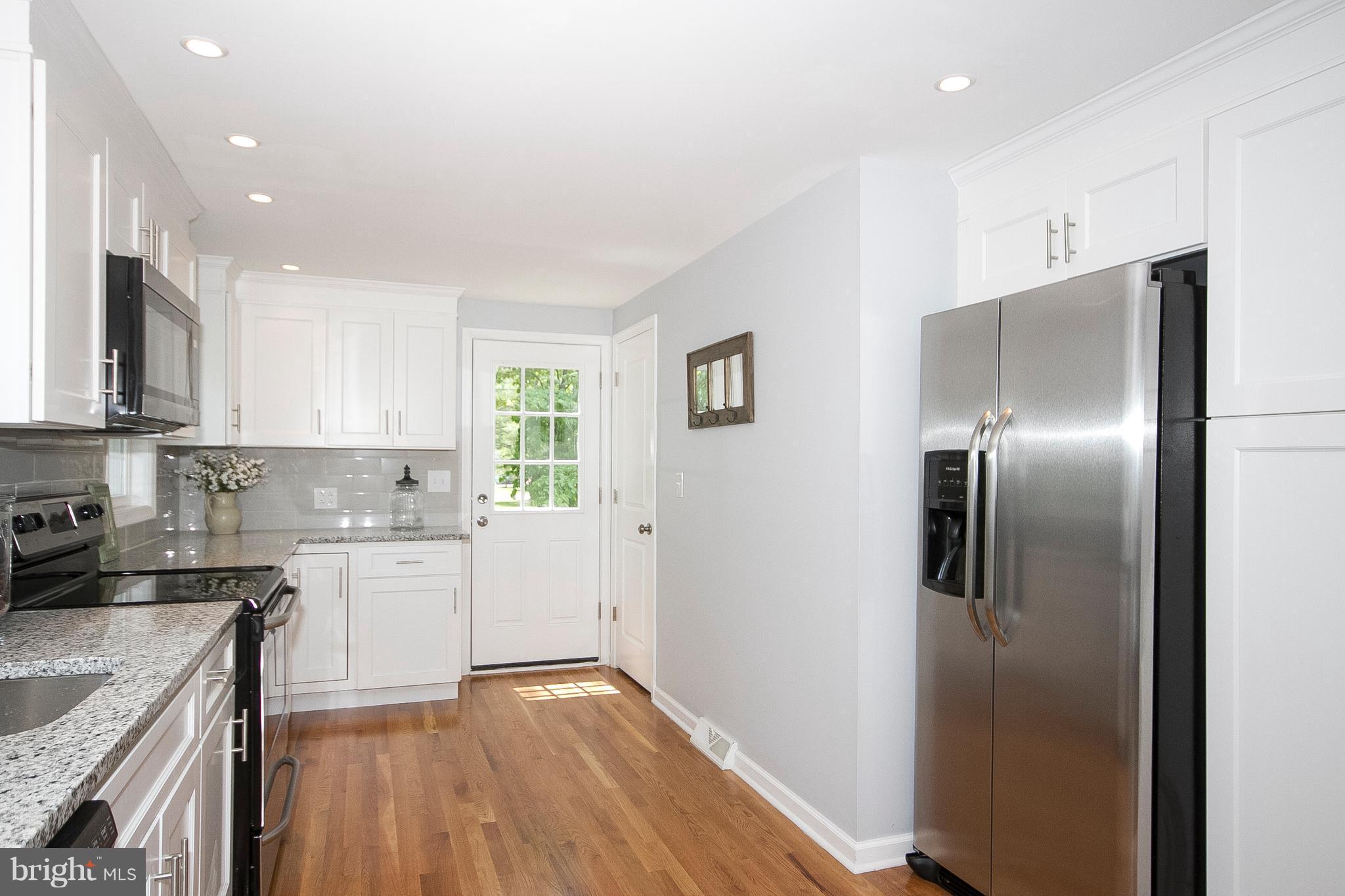 6904 Yale Road Baltimore, MD 21220 - Photo 10 of 27 Kitchen