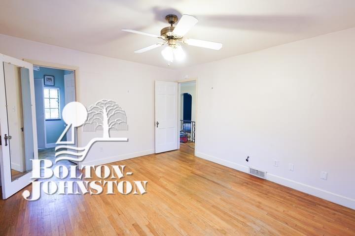 734 Barrington Road Grosse Pointe, MI 48230 - Photo 18 of 29 50063300-17.JPG