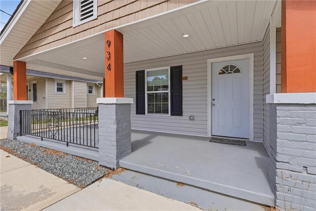 934 Forrest Street High Point, NC 27262 - Photo 4 of 28