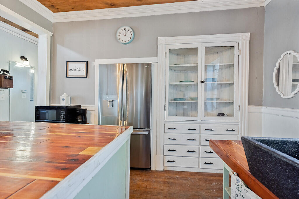 34 Troy Road Burnham, ME 04922 - Photo 11 of 45 Kitchen built ins