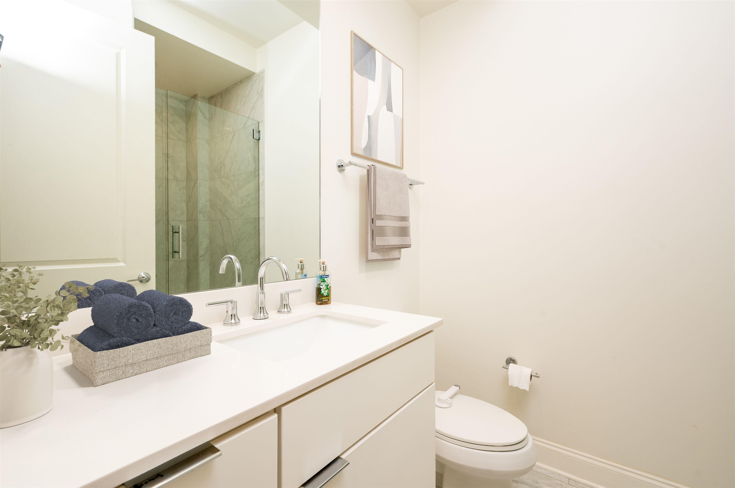 717 Riverside Drive, Unit 904 Memphis, TN 38103 - Photo 3 of 40