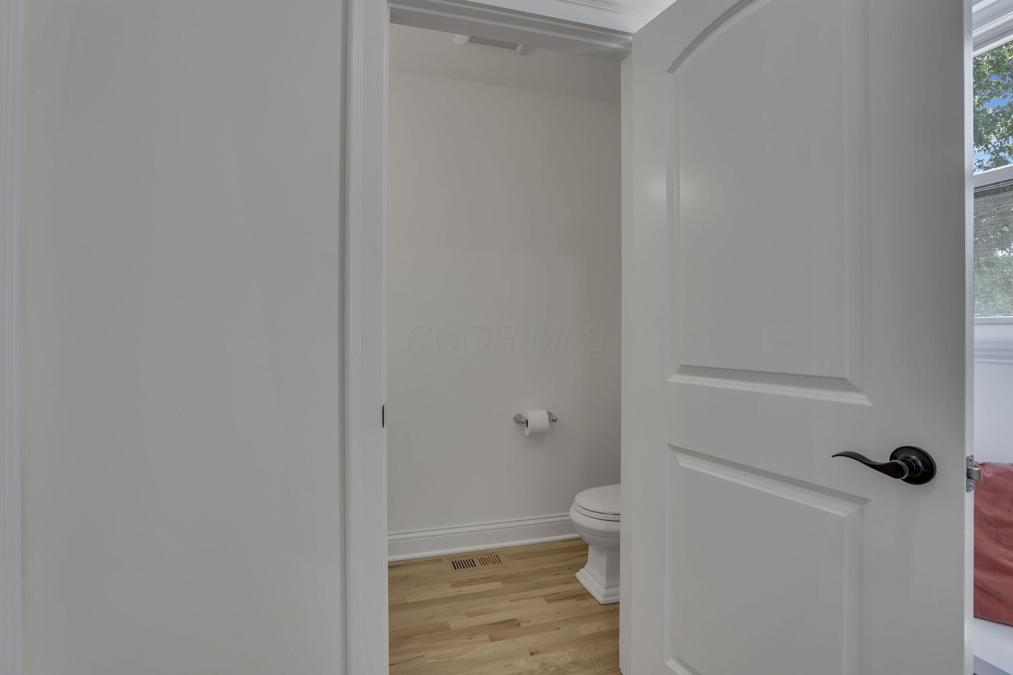 3675 Mountview Road Columbus, OH 43220 - Photo 39 of 64 Newly renovated half bath