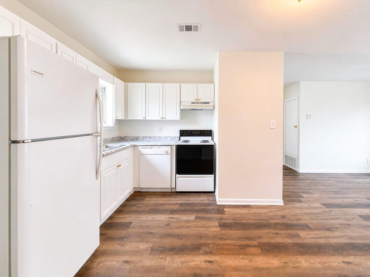 322 Pelham Road, Unit A Fort Walton Beach, FL 32547 - Photo 5 of 12 322-Pelham-A_interior-kitchen-3_12