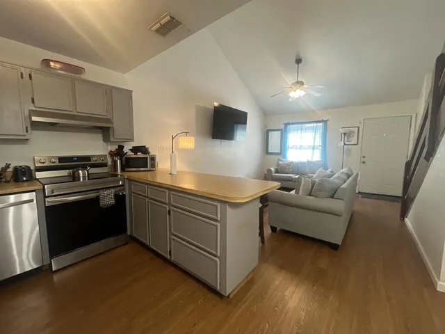 $1,300 | 1119 Ocala Road, Tallahassee, FL 32304