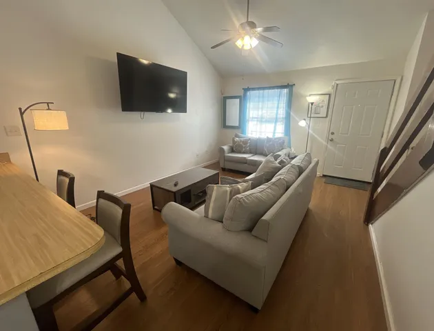 $1,300 | 1119 Ocala Road, Tallahassee, FL 32304