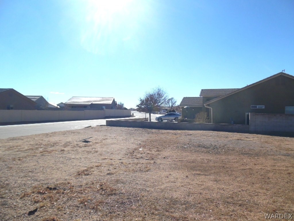 4237 East Cane Ranch Road Kingman, AZ 86401 - Photo 3 of 9