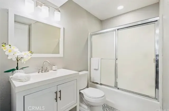 $455,555 | 26972 Flo Lane, Unit 305, Canyon Country, CA 91351