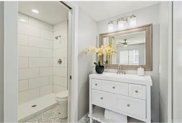 $455,555 | 26972 Flo Lane, Unit 305, Canyon Country, CA 91351