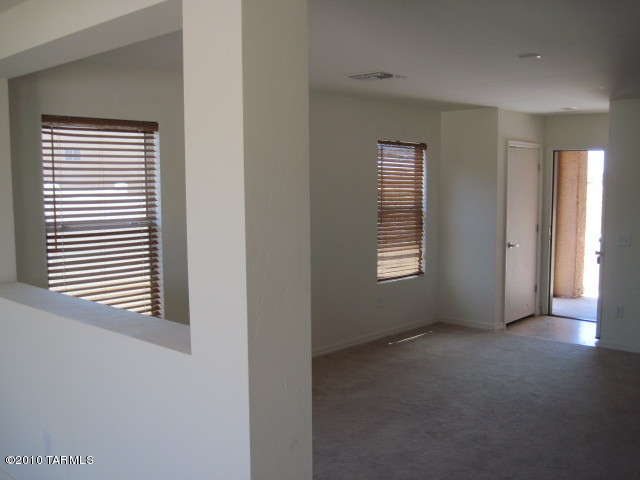8264 West Razorbill Drive Tucson, AZ 85757 - Photo 9 of 12 Gallery Image 9