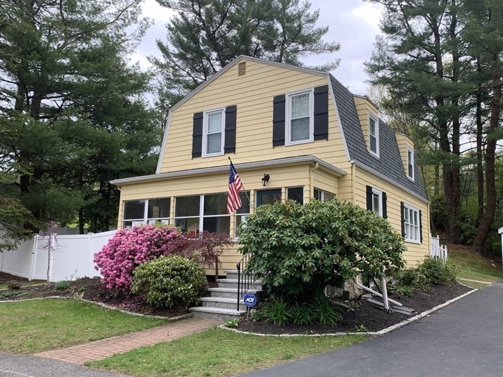 44 Pinewood Road Wellesley, MA 02482 - Photo 1 of 16