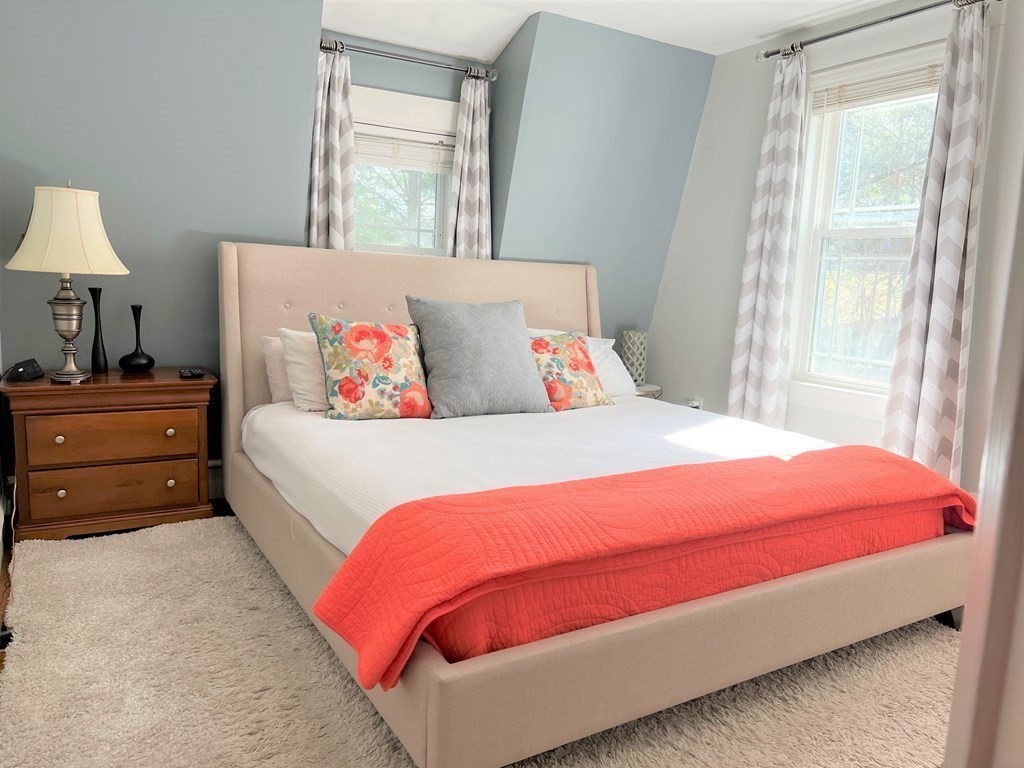 44 Pinewood Road Wellesley, MA 02482 - Photo 12 of 16