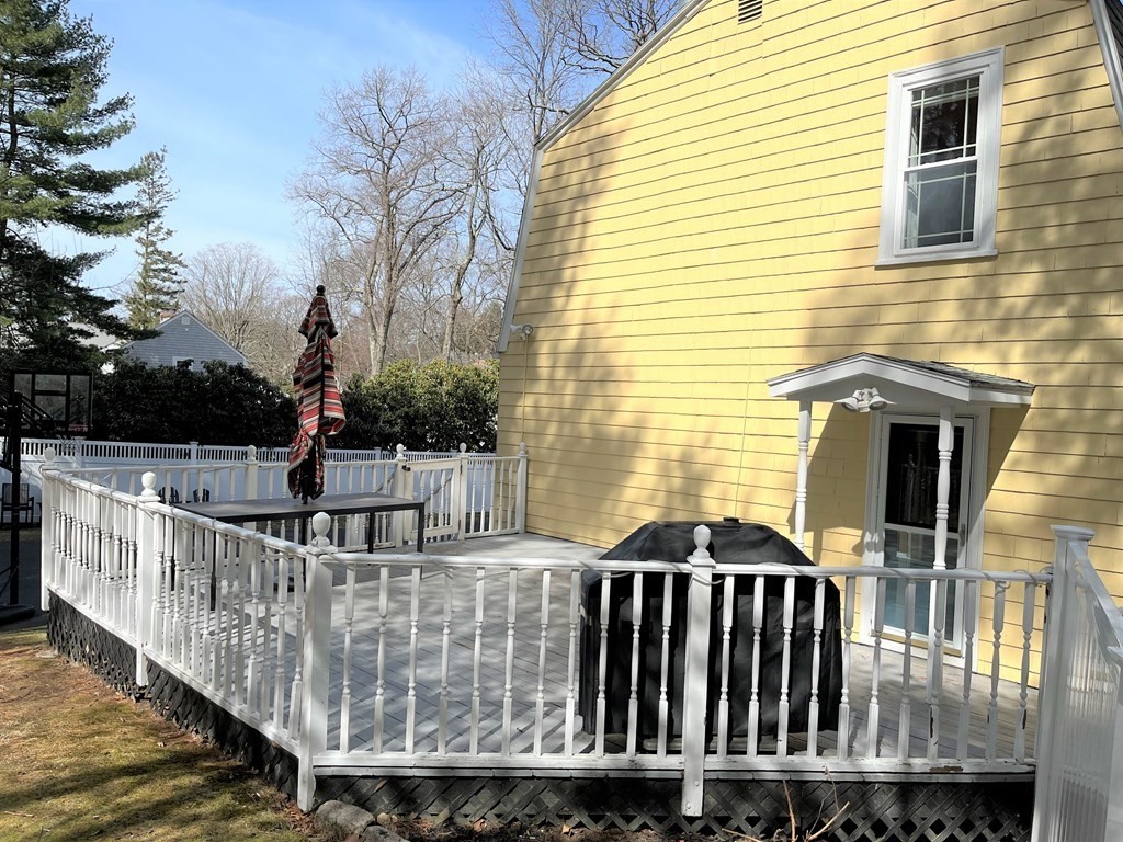 44 Pinewood Road Wellesley, MA 02482 - Photo 14 of 16