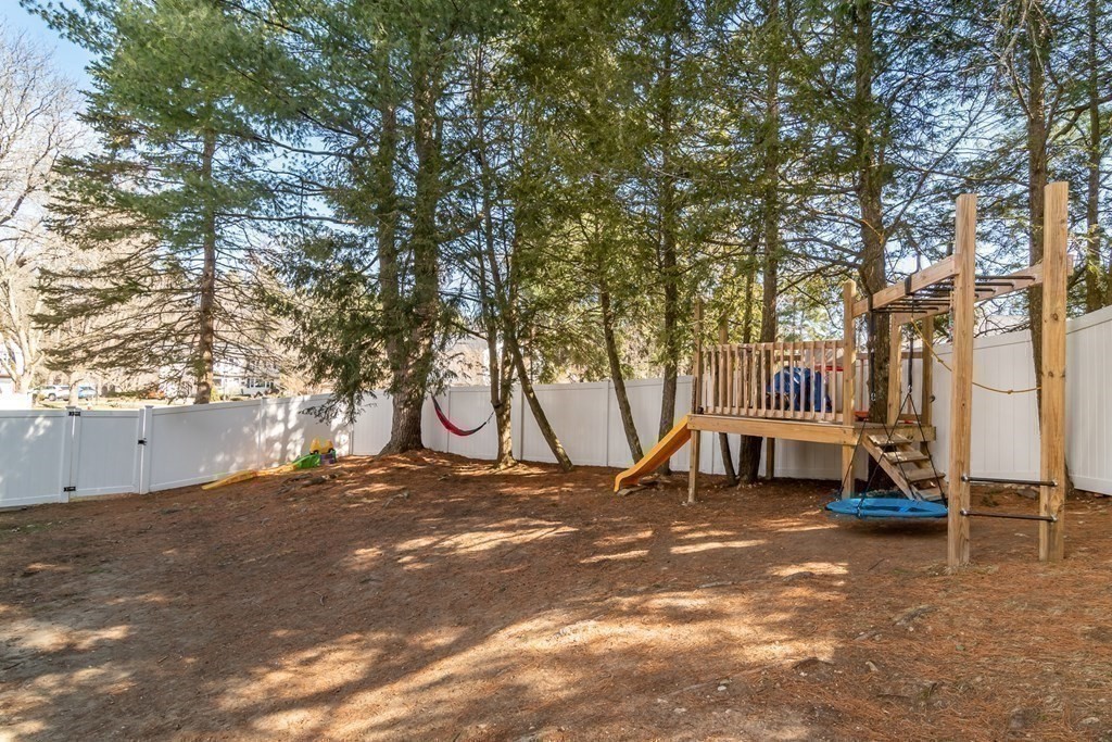 44 Pinewood Road Wellesley, MA 02482 - Photo 15 of 16