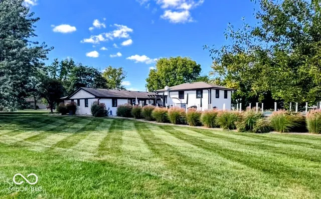 $785,000 | 4161 North 500th Street West, Bargersville, IN 46106