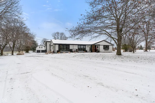 $785,000 | 4161 North 500th Street West, Bargersville, IN 46106