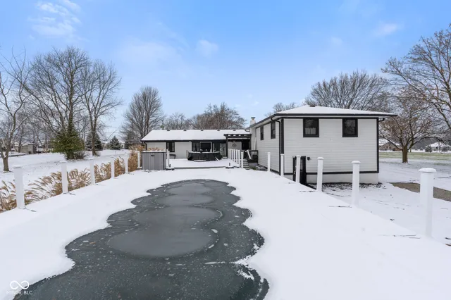 $785,000 | 4161 North 500th Street West, Bargersville, IN 46106