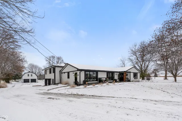 $785,000 | 4161 North 500th Street West, Bargersville, IN 46106