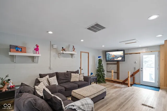 $785,000 | 4161 North 500th Street West, Bargersville, IN 46106