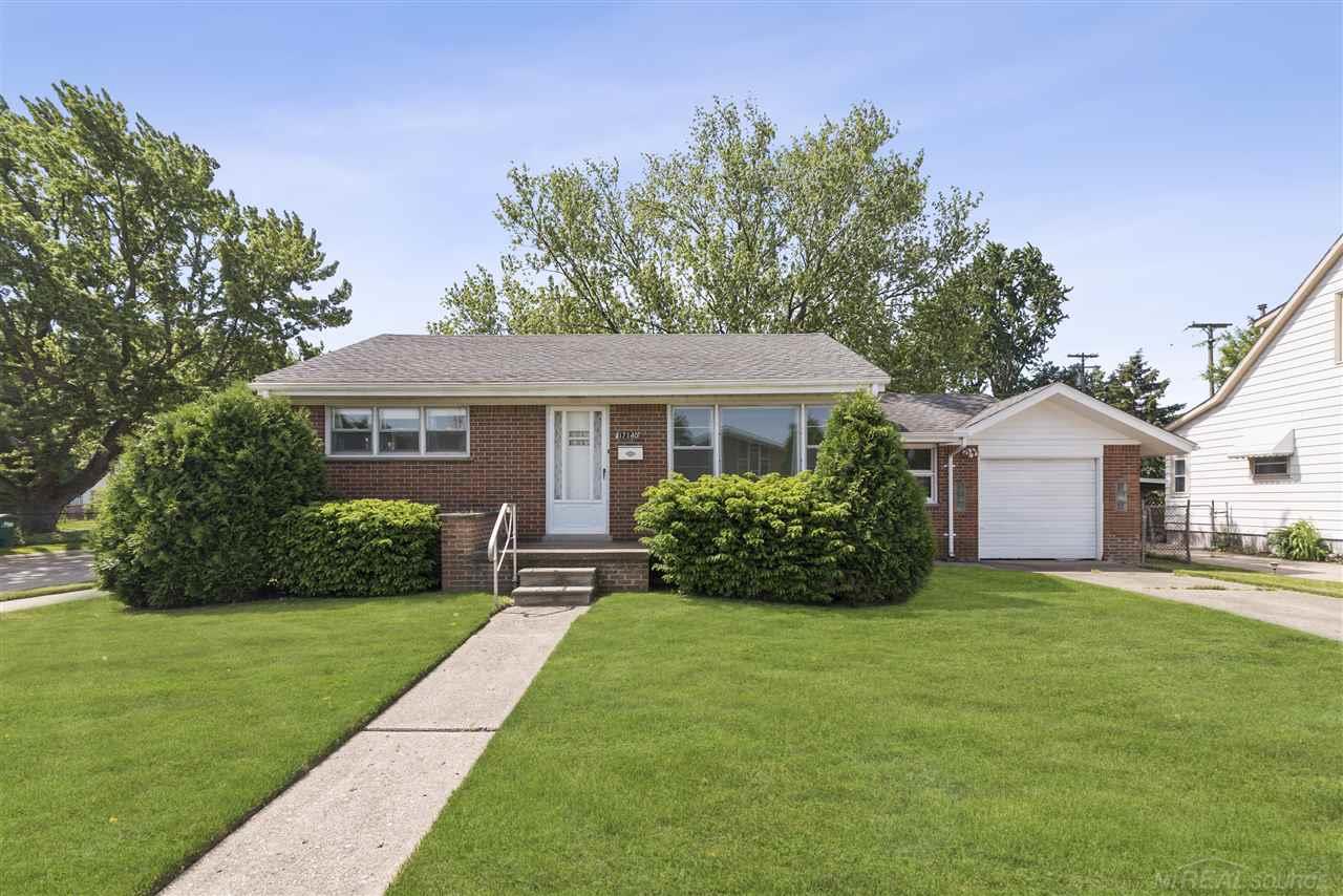 17140 Stephens Road Eastpointe, MI 48021 - Photo 2 of 20 50013808-1.JPG