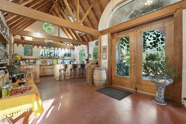 $1,875,000 | 3752 Vineyard Way, Kettle Falls, WA 99141