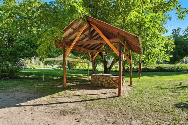 $1,875,000 | 3752 Vineyard Way, Kettle Falls, WA 99141