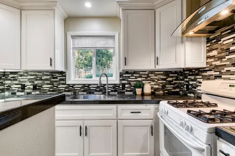 $1,595,000 | 101 H Lane, Novato, CA 94945