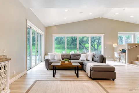 $1,595,000 | 101 H Lane, Novato, CA 94945