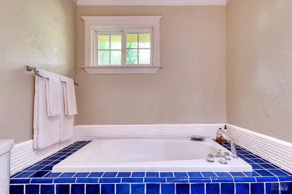 $1,595,000 | 101 H Lane, Novato, CA 94945