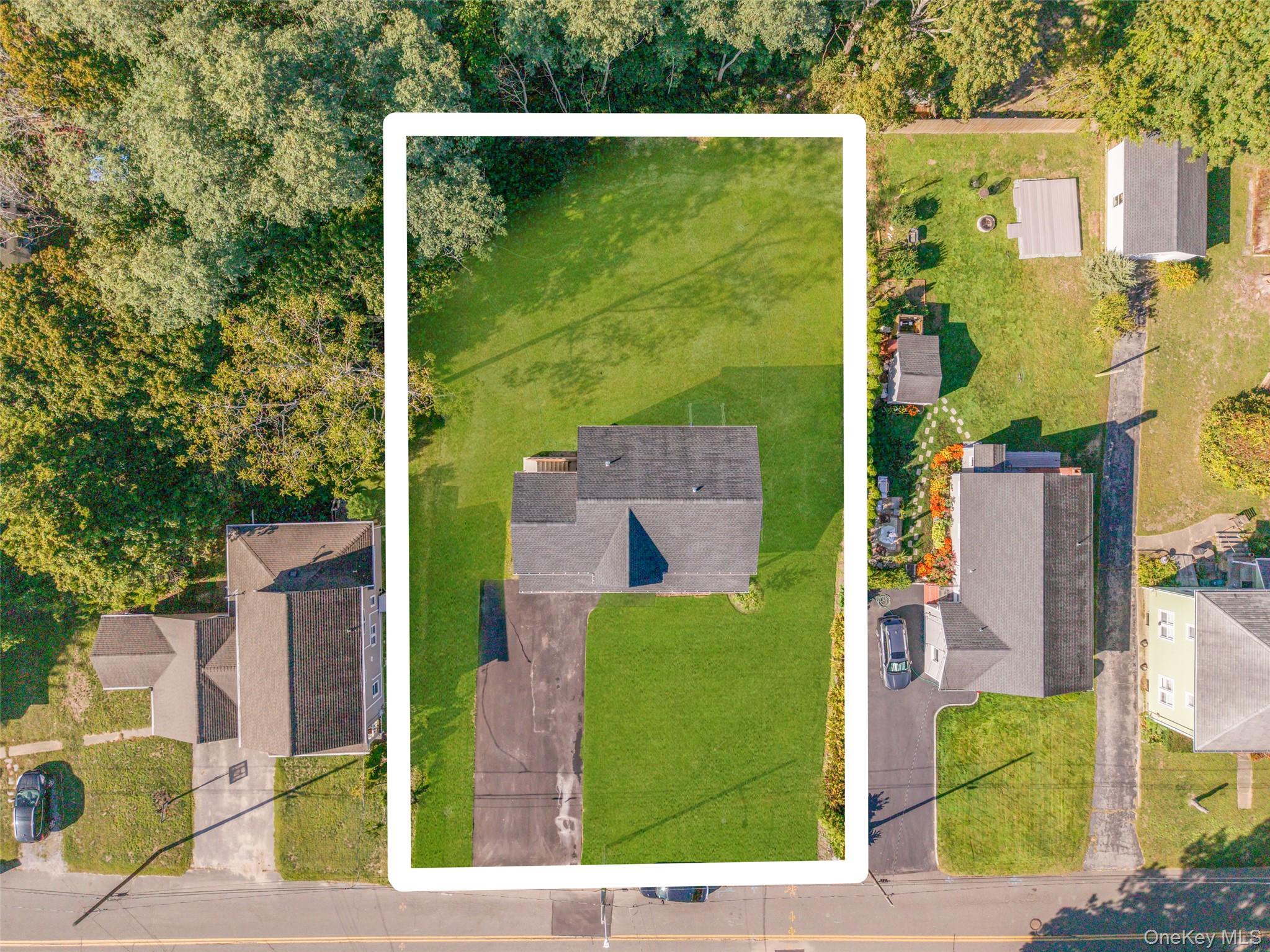 817 Pond View Road Riverhead, NY 11901 - Photo 14 of 36