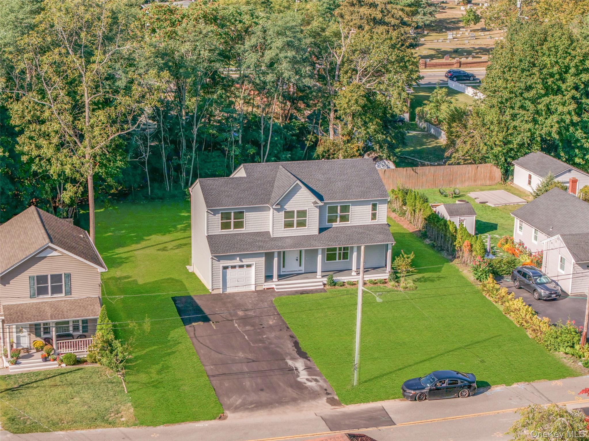 817 Pond View Road Riverhead, NY 11901 - Photo 10 of 36 an aerial view of a house