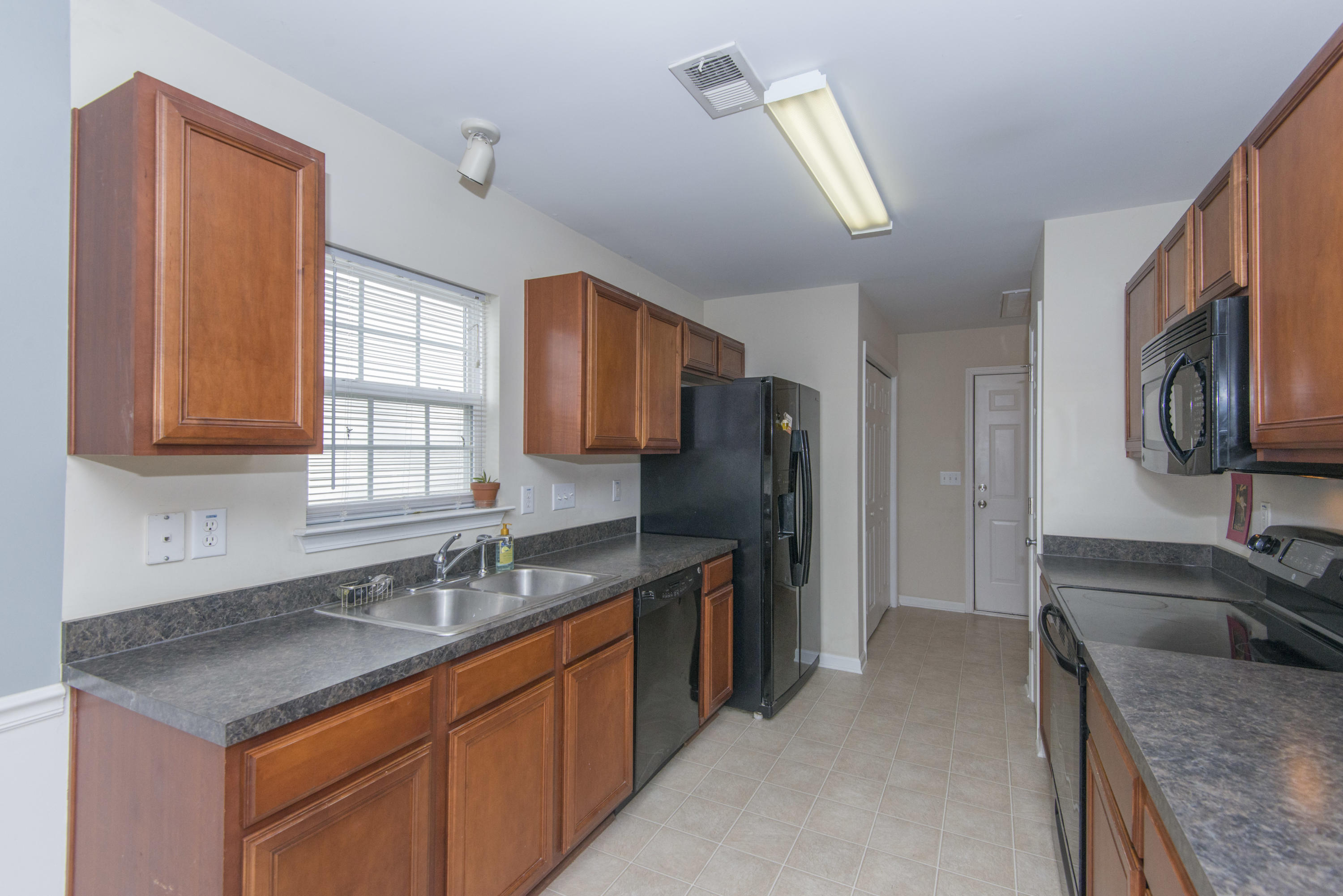 213 Island Green Road Goose Creek, SC 29445 - Photo 11 of 42 Kitchen