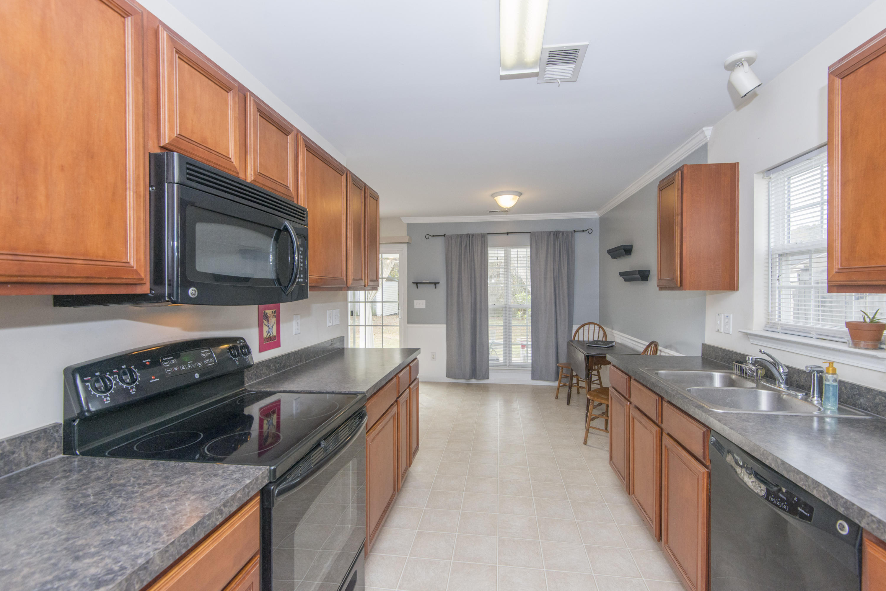 213 Island Green Road Goose Creek, SC 29445 - Photo 12 of 42 Kitchen
