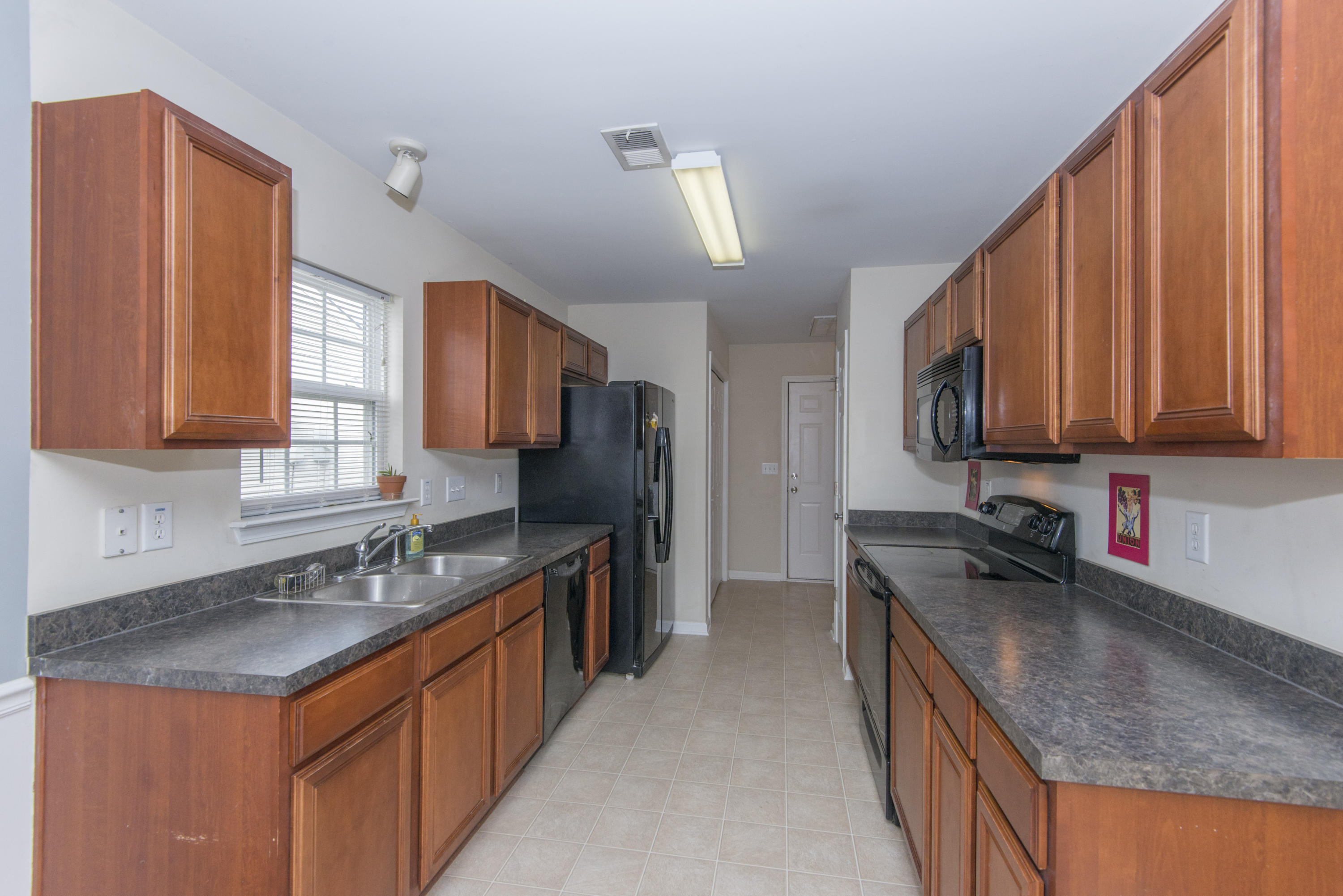 213 Island Green Road Goose Creek, SC 29445 - Photo 10 of 42 Kitchen