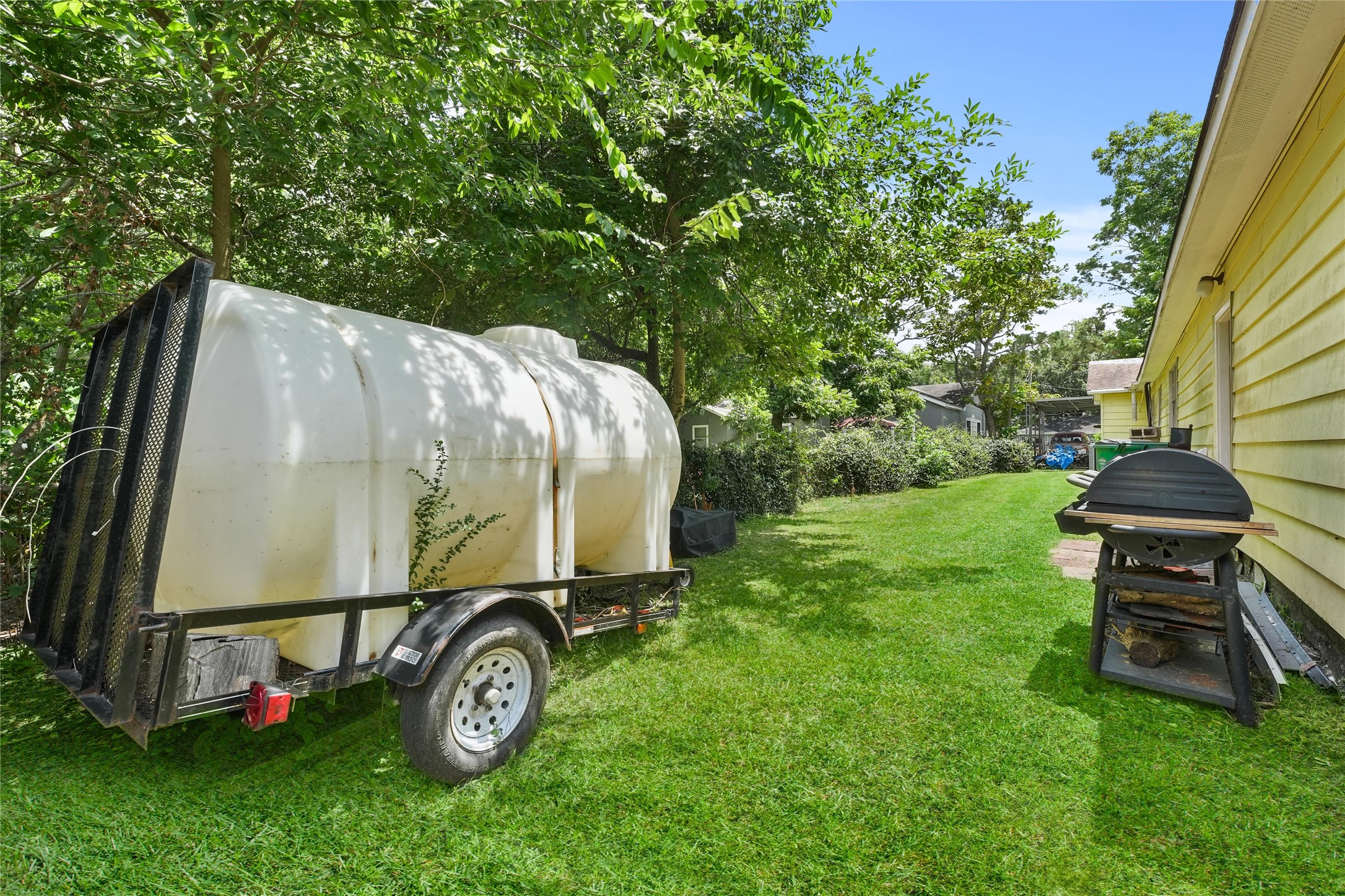 2702 Mckinney Road Baytown, TX 77520 - Photo 18 of 22 a view of a tiny house