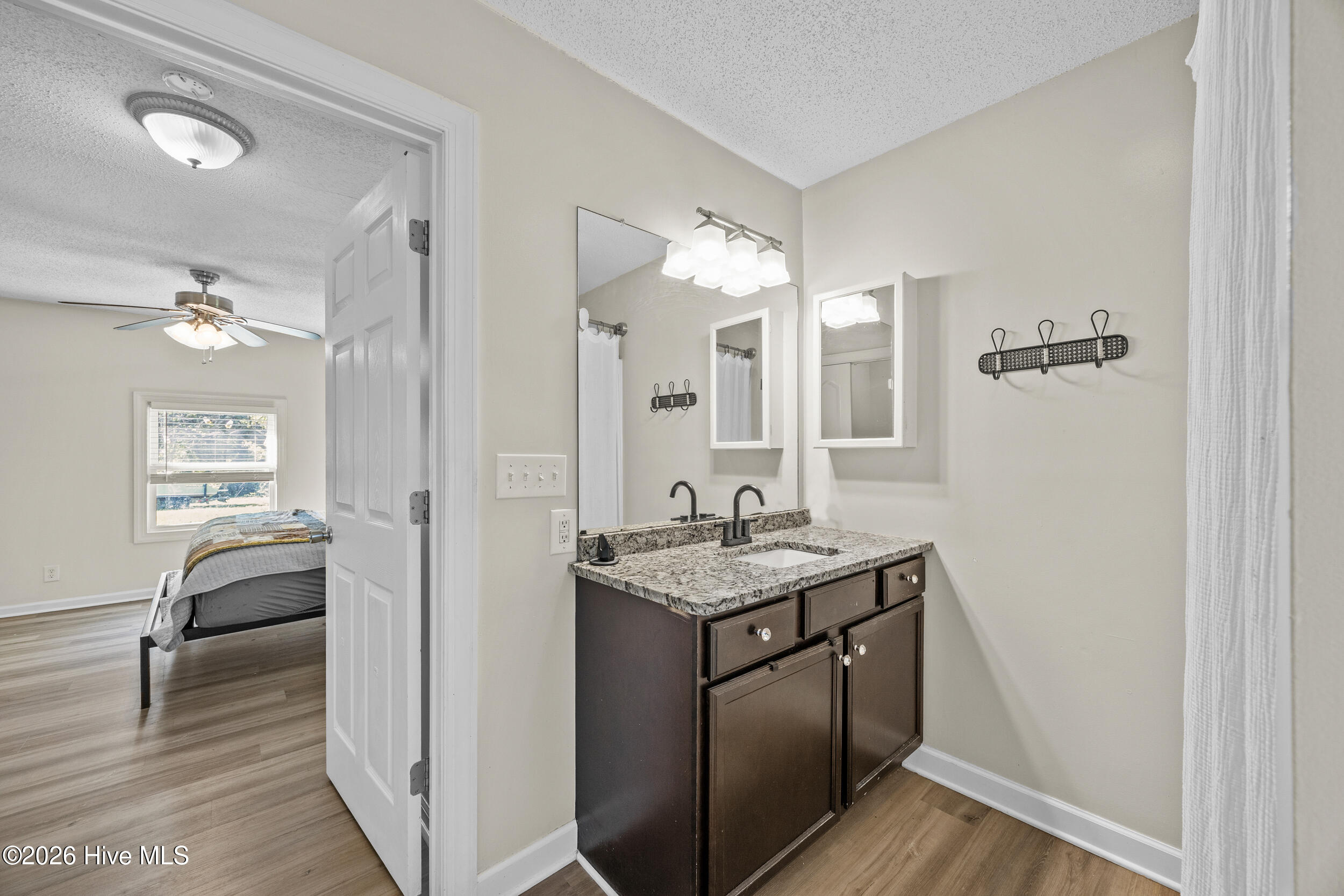 487 Fowler Manning Road Richlands, NC 28574 - Photo 18 of 35 9_bathroom