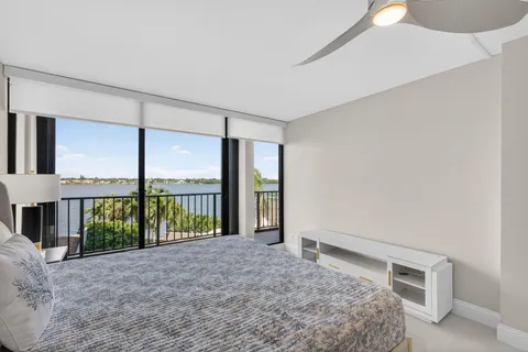 $535,000 | 130 Lakeshore Drive, Unit 323, North Palm Beach, FL 33408