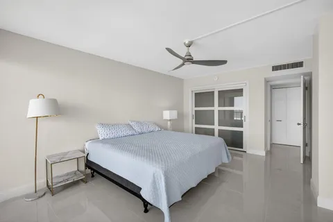 $535,000 | 130 Lakeshore Drive, Unit 323, North Palm Beach, FL 33408