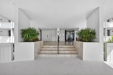 $535,000 | 130 Lakeshore Drive, Unit 323, North Palm Beach, FL 33408