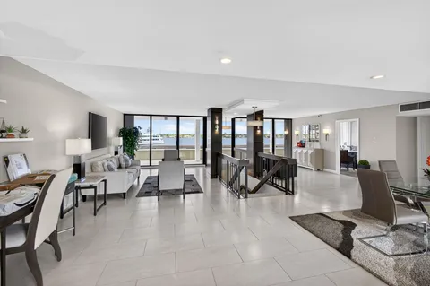 $535,000 | 130 Lakeshore Drive, Unit 323, North Palm Beach, FL 33408