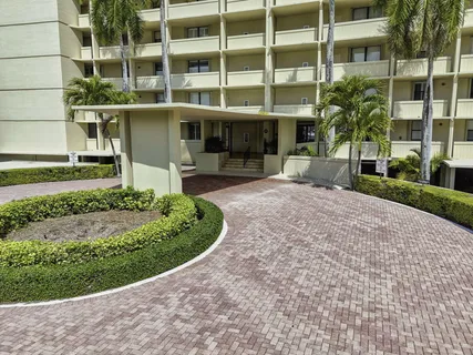 $535,000 | 130 Lakeshore Drive, Unit 323, North Palm Beach, FL 33408