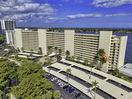 $535,000 | 130 Lakeshore Drive, Unit 323, North Palm Beach, FL 33408