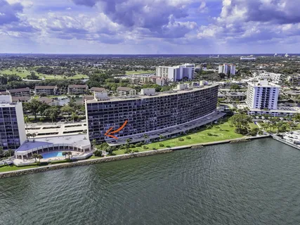 $535,000 | 130 Lakeshore Drive, Unit 323, North Palm Beach, FL 33408