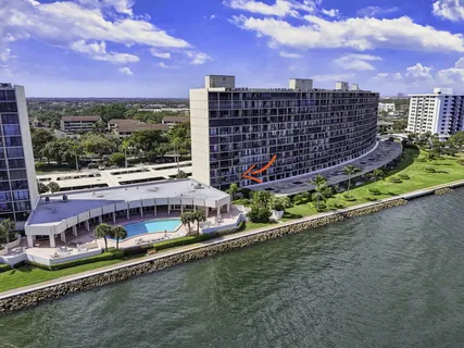$535,000 | 130 Lakeshore Drive, Unit 323, North Palm Beach, FL 33408