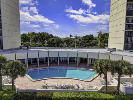 $535,000 | 130 Lakeshore Drive, Unit 323, North Palm Beach, FL 33408