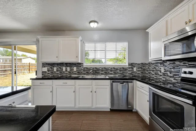 $1,700 | 265 Hinge Path, Cibolo, TX 78108