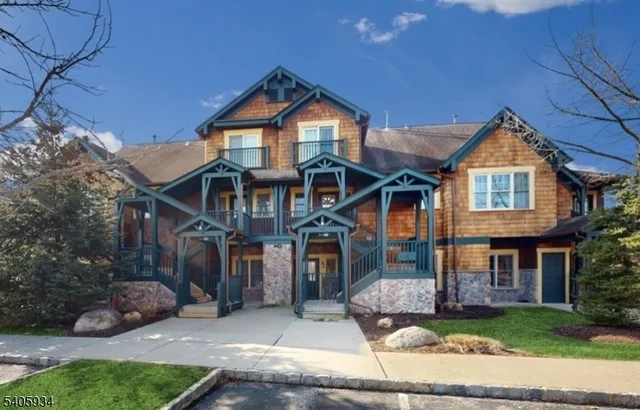 $269,900 | 8-13 Maple Crescent, Unit 12, Vernon, NJ 07462