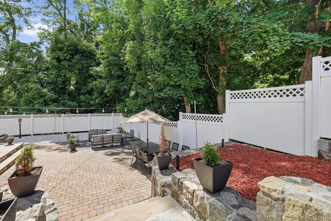 $949,000 | 127 Fairfax Avenue, Hawthorne, NY 10532