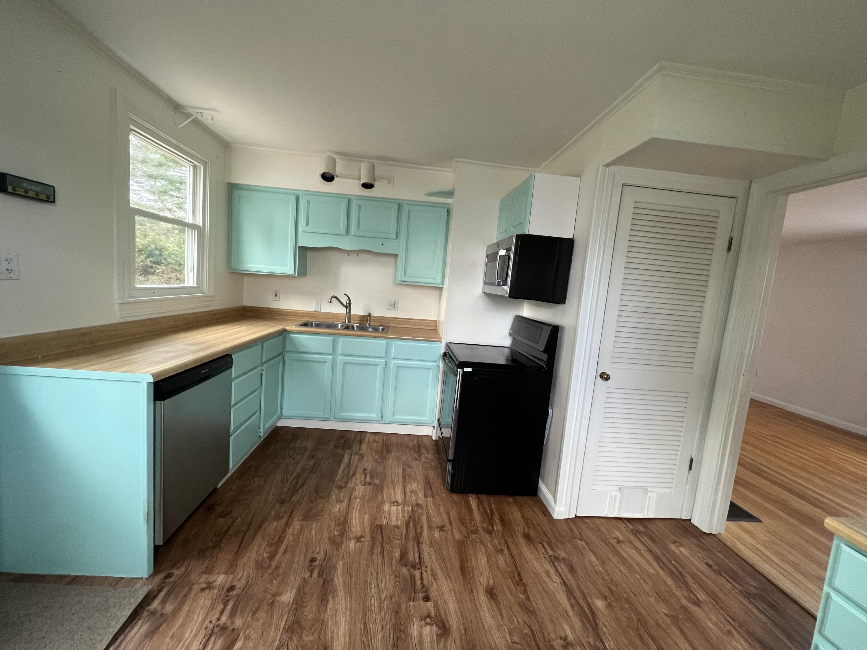 105 Crestmont Road Bangor, ME 04401 - Photo 15 of 48 IMG_3728