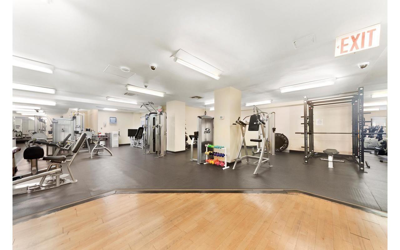 410 West 24th Street, Unit 15D Manhattan, NY 10011 - Photo 11 of 35