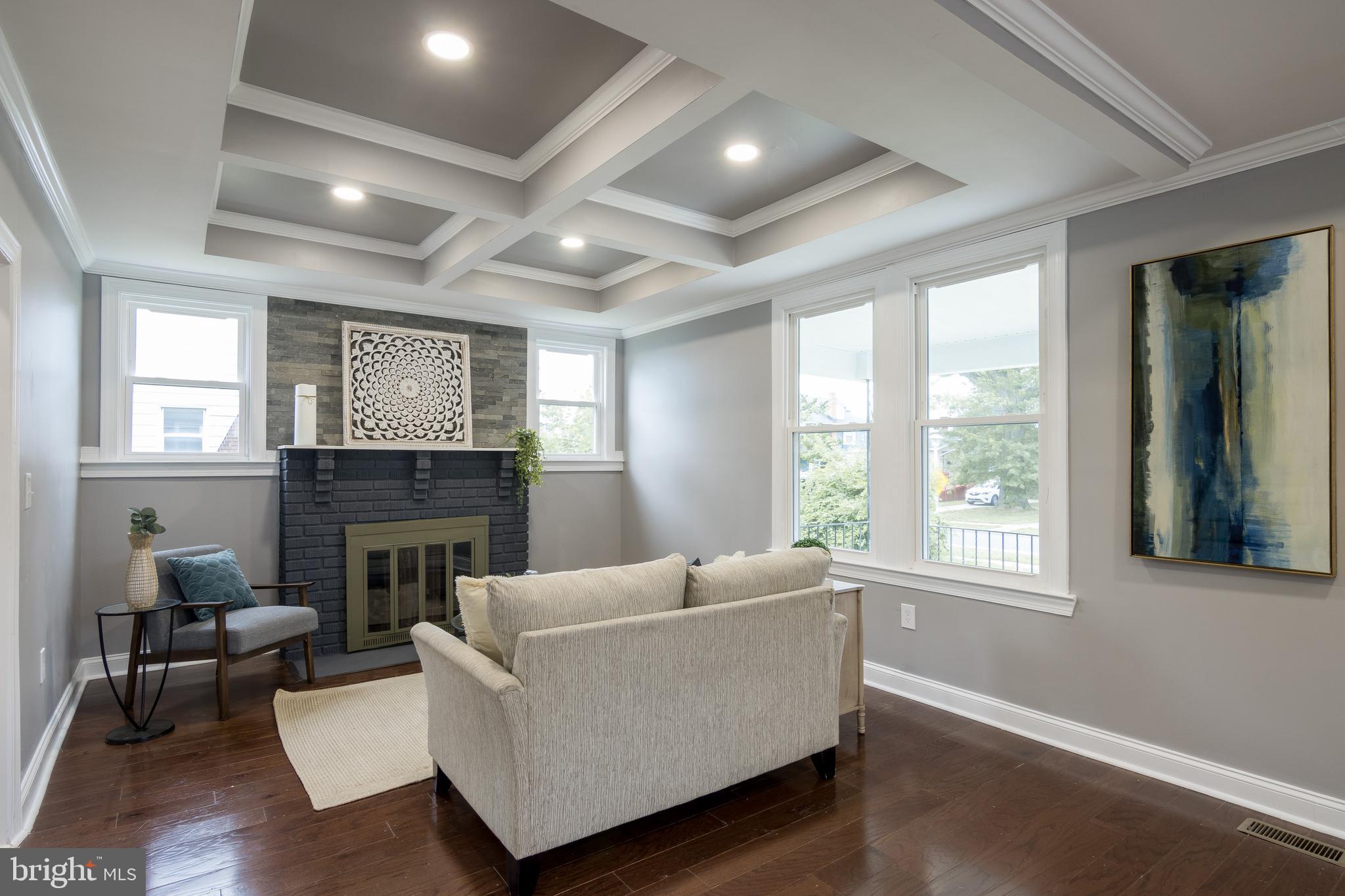 3707 Barrington Road Baltimore, MD 21215 - Photo 2 of 31 LIVINGROOM